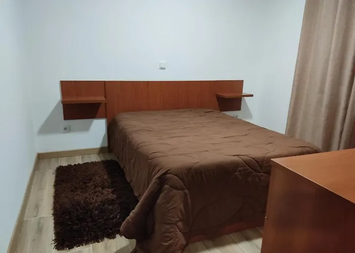 And Weekends, 4 에스포센데