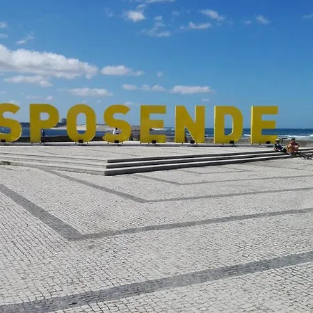 And Weekends, 4 בית נופש